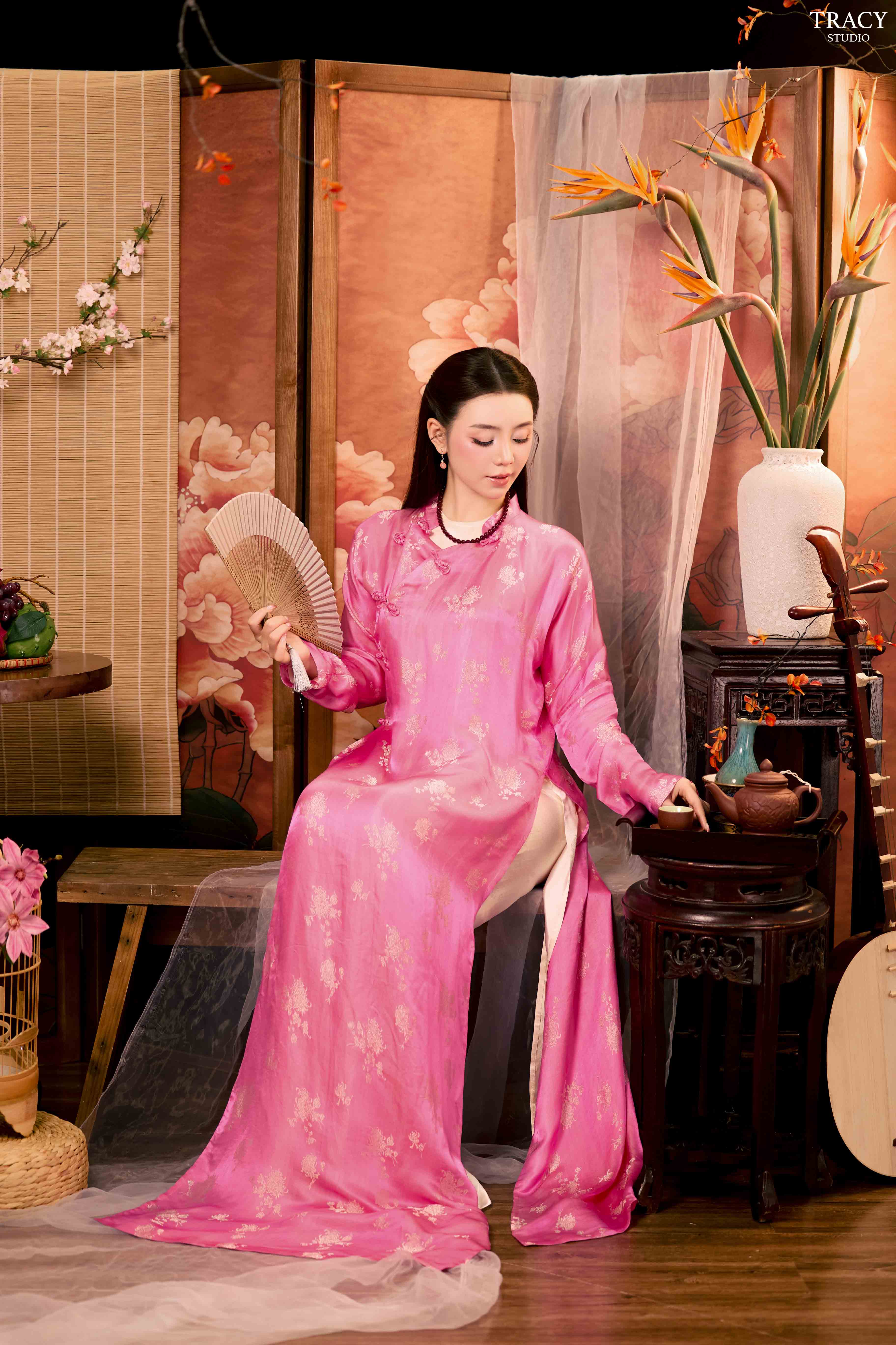 frontend/img/gallery/anh-tet-yem-ao-dai/tracy-studio-chup-concept-tet-du-uyen (9).jpg